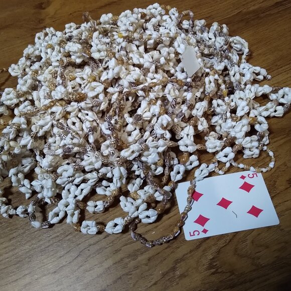 Lot Of Over 25 Shell Necklaces - Picture 2 of 8